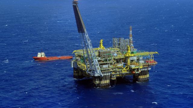 Estoque de petróleo nos EUA aumenta em 2,4 milhões de barris